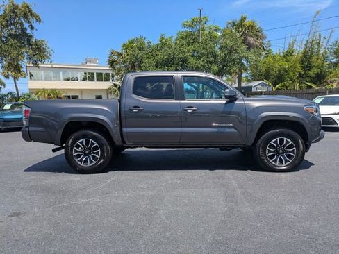 Used 2022 Toyota Tacoma TRD Sport w/ Technology Package AWD/4WD image 3