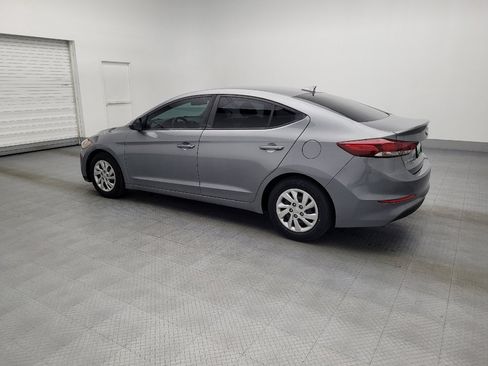 Used 2017 Hyundai Elantra SE image 3