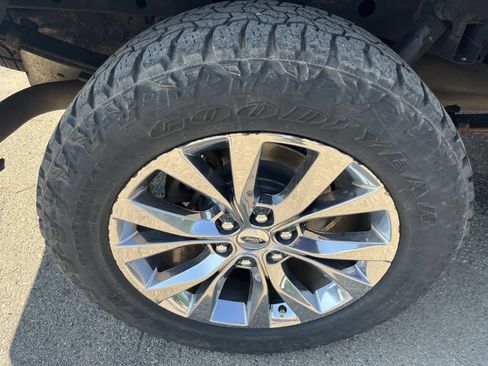 Used 2017 Ford F150 XLT w/ Equipment Group 302A Luxury AWD/4WD image 17