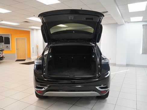 Used 2023 Buick Envision Avenir image 10