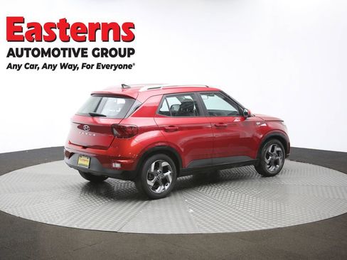 Used 2022 Hyundai Venue Limited image 41