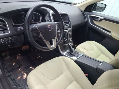 Used 2016 Volvo XC60 T5 Premier w/ Proximity Package AWD/4WD image 24