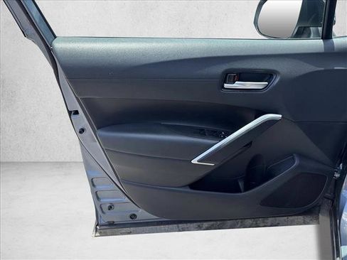 Used 2025 Toyota Corolla Cross XLE FWD image 10