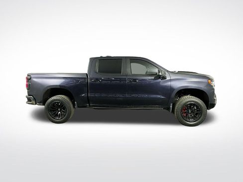 Used 2022 Chevrolet Silverado 1500 LT Trail Boss w/ Convenience Package II image 9