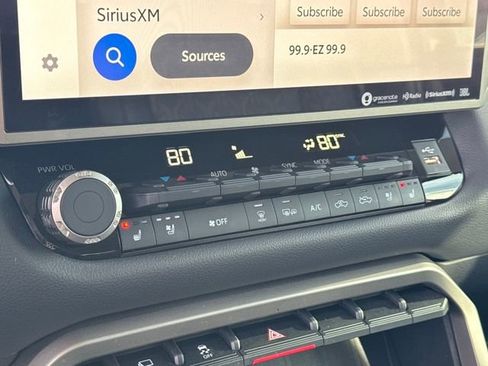 Used 2024 Toyota Tundra Limited image 20