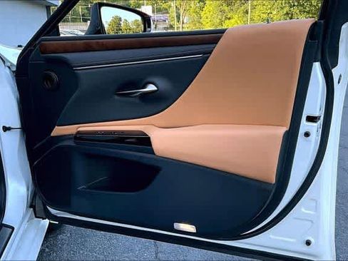 Used 2025 Lexus ES 350 w/ Premium Package FWD image 28