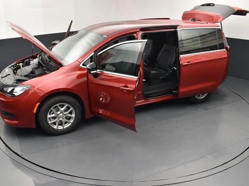 New 2026 Chrysler Voyager LX FWD image 27