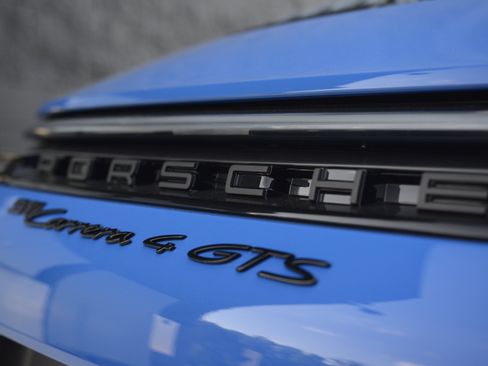 Certified 2025 Porsche 911 Carrera GTS RWD image 35
