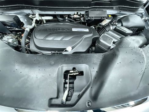 Used 2019 Honda Pilot Touring image 11