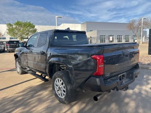 Used 2025 Toyota Tacoma SR image 7