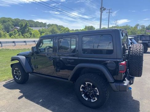 Used 2025 Jeep Wrangler Unlimited Rubicon 4xe w/ Safety Group AWD/4WD image 7