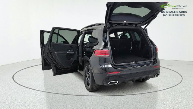 Used 2023 Mercedes-Benz GLB 250 w/ AMG Line image 17