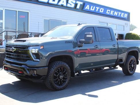 Used 2025 Chevrolet Silverado 3500 LT w/ Trail Boss Package AWD/4WD image 2
