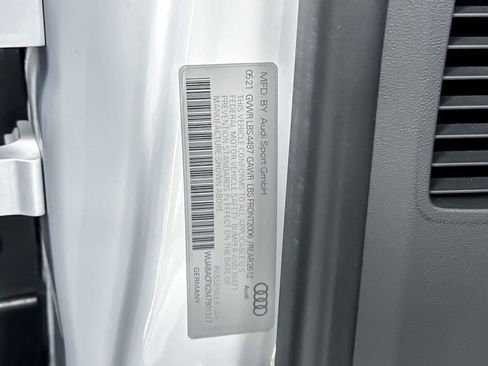 Used 2021 Audi R8 V10 w/ Premium Package image 28