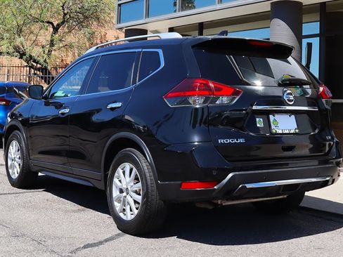 Used 2020 Nissan Rogue SV FWD image 9