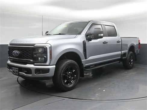 Used 2024 Ford F250 XL w/ STX Appearance Package image 3