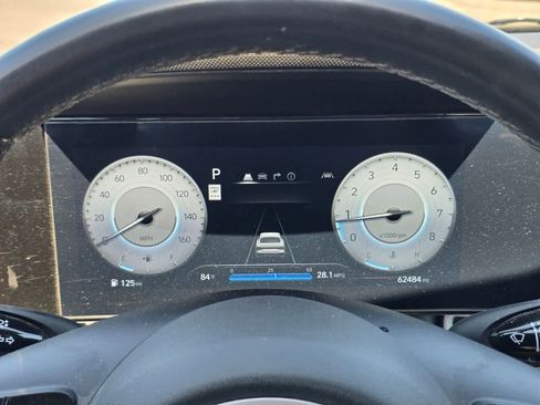 Used 2024 Hyundai Elantra Limited FWD image 16