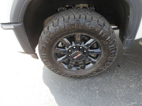 Used 2025 GMC Sierra 2500 AT4 w/ AT4 Premium Plus Package AWD/4WD image 14