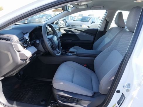 Used 2025 Toyota Camry LE image 15