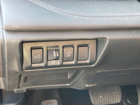Used 2022 Subaru Outback Touring AWD/4WD image 14