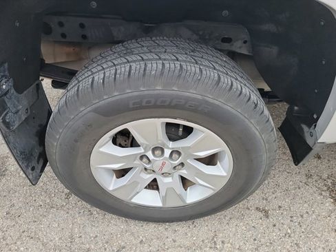 Used 2018 GMC Canyon SLE w/ SLE Convenience Package image 11