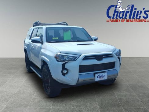 Used 2022 Toyota 4Runner TRD Off-Road Premium w/ TRD Black Wheel Package (TMS) AWD/4WD image 3