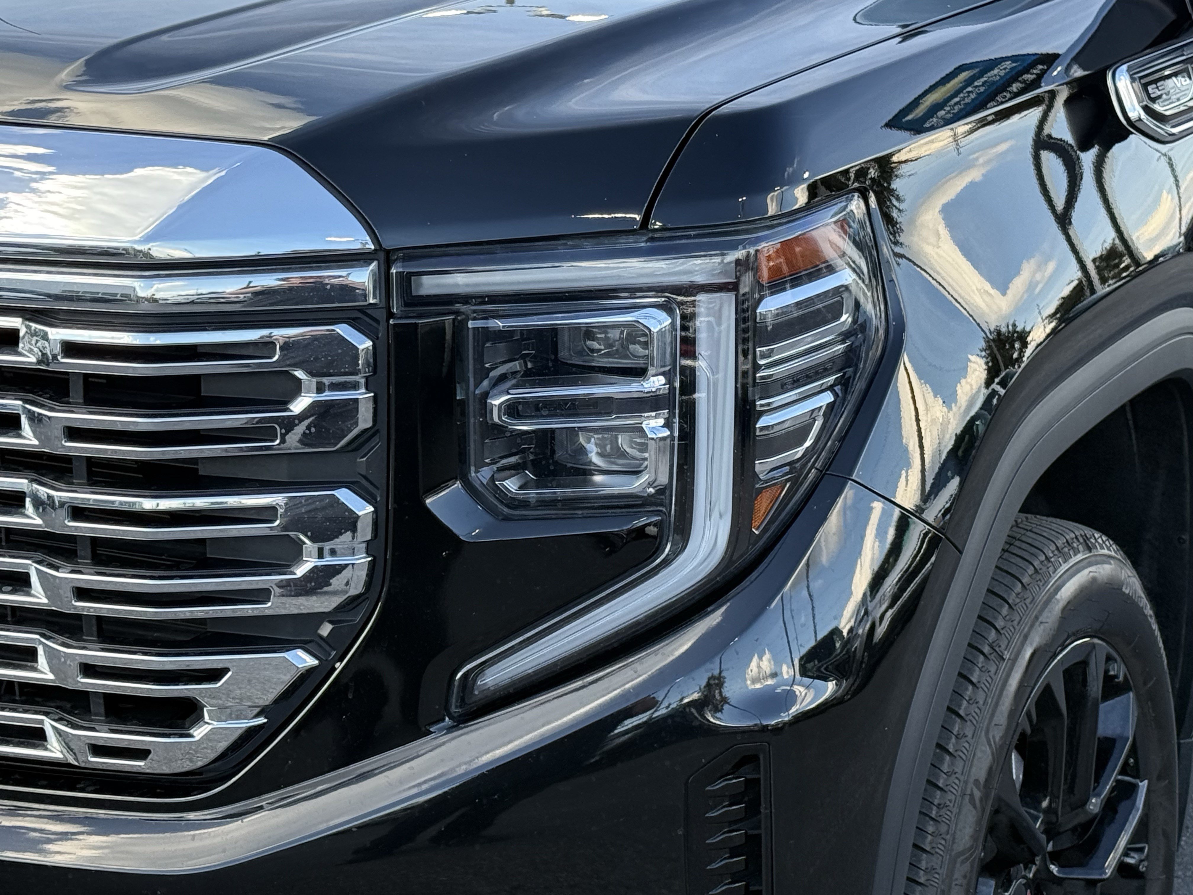 Used 2024 GMC Sierra 1500 Denali w/ Denali Reserve Package AWD/4WD image 6