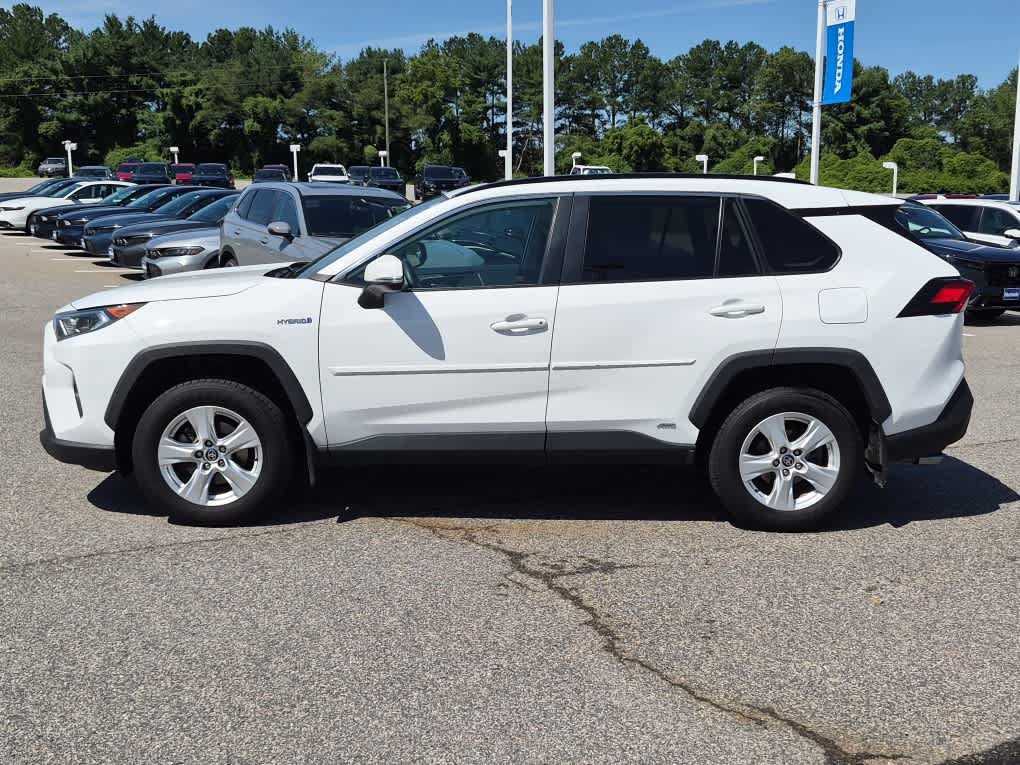 Used 2021 Toyota RAV4 XLE w/ Convenience Package AWD/4WD image 7