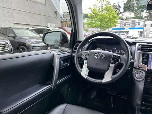 Used 2023 Toyota 4Runner TRD Sport w/ Technology Package AWD/4WD image 27
