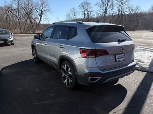 Used 2023 Volkswagen Taos SEL image 6