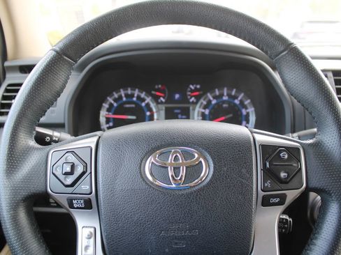 Used 2018 Toyota 4Runner SR5 Premium image 26