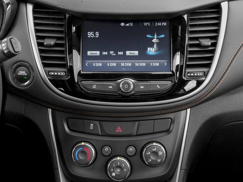 Used 2018 Chevrolet Trax LT w/ LT Convenience Package FWD image 14