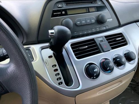 Used 2010 Honda Odyssey LX image 16