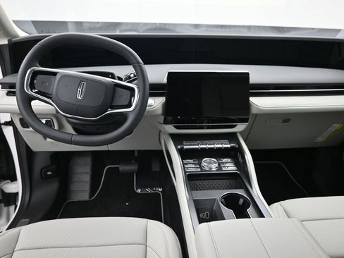 New 2026 Lincoln Nautilus Premier image 10