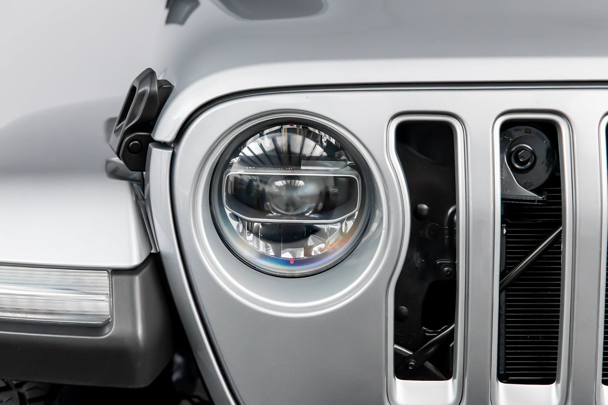 Used 2021 Jeep Wrangler Unlimited Sahara AWD/4WD image 3
