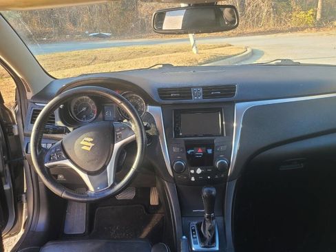 Used 2011 Suzuki Kizashi Sport SLS image 12