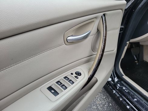 Used 2009 BMW 128i Convertible image 13