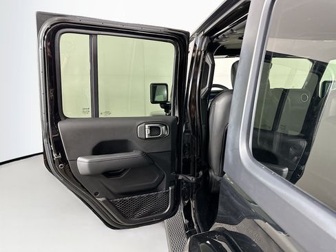Used 2023 Jeep Wrangler Unlimited Sahara w/ Cold Weather Group AWD/4WD image 25