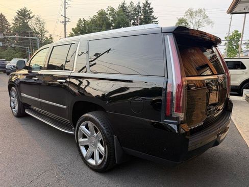 Used 2017 Cadillac Escalade ESV Luxury AWD/4WD image 3