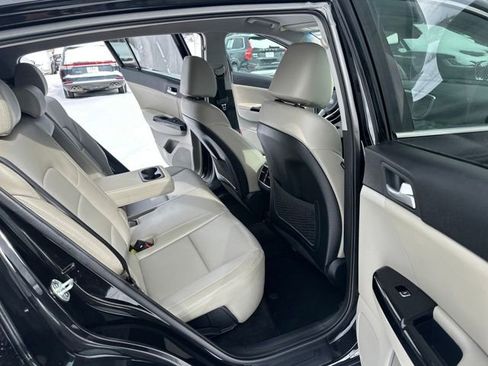 Used 2020 Kia Sportage EX image 18