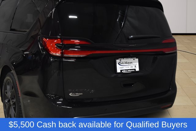 New 2026 Chrysler Pacifica Select w/ S Appearance Package FWD image 37