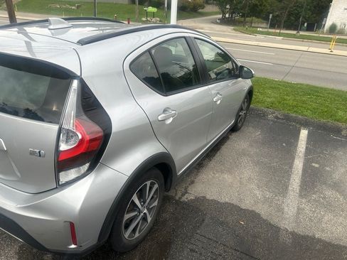 Used 2018 Toyota Prius C One FWD image 3