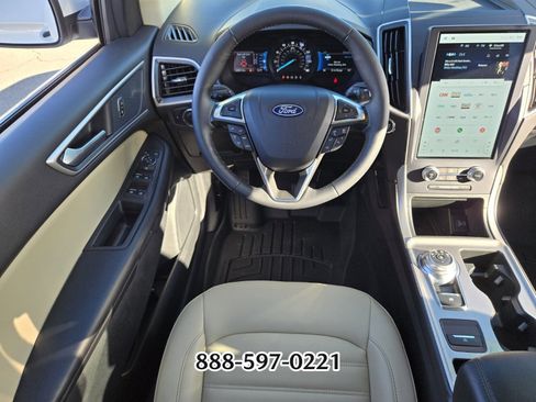 Used 2024 Ford Edge SEL w/ Convenience Package image 12