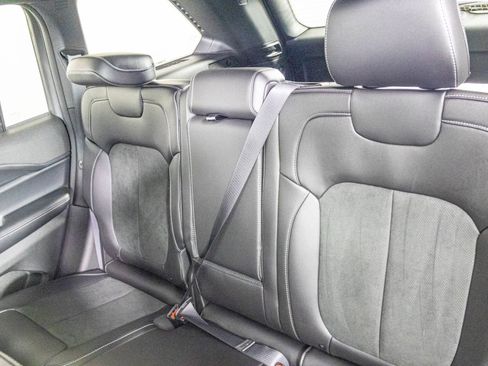 New 2025 Jeep Grand Cherokee Laredo image 29