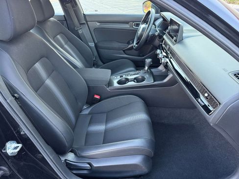 Used 2025 Honda Civic Sport image 36