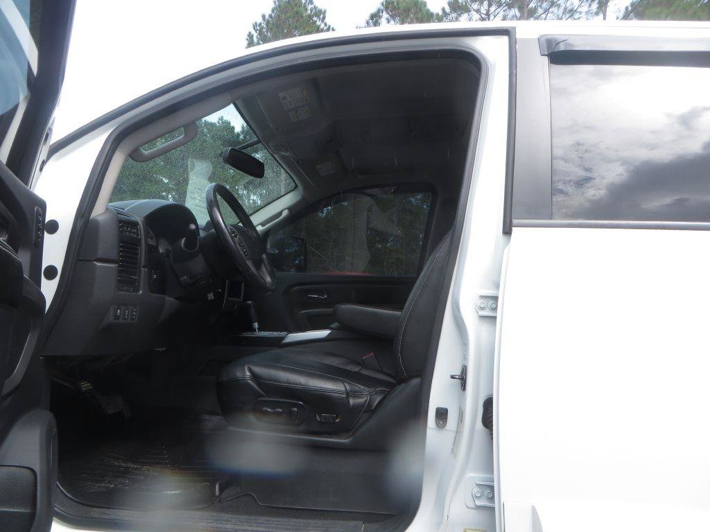 Used 2015 Nissan Titan PRO-4X w/ Pro-4x Luxury Package AWD/4WD image 13