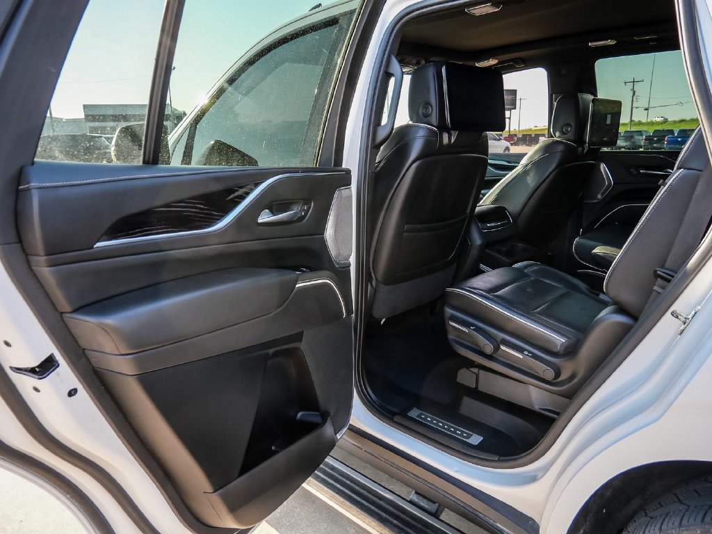 Used 2021 Cadillac Escalade Sport w/ Driver Assist Tech Package AWD/4WD image 26