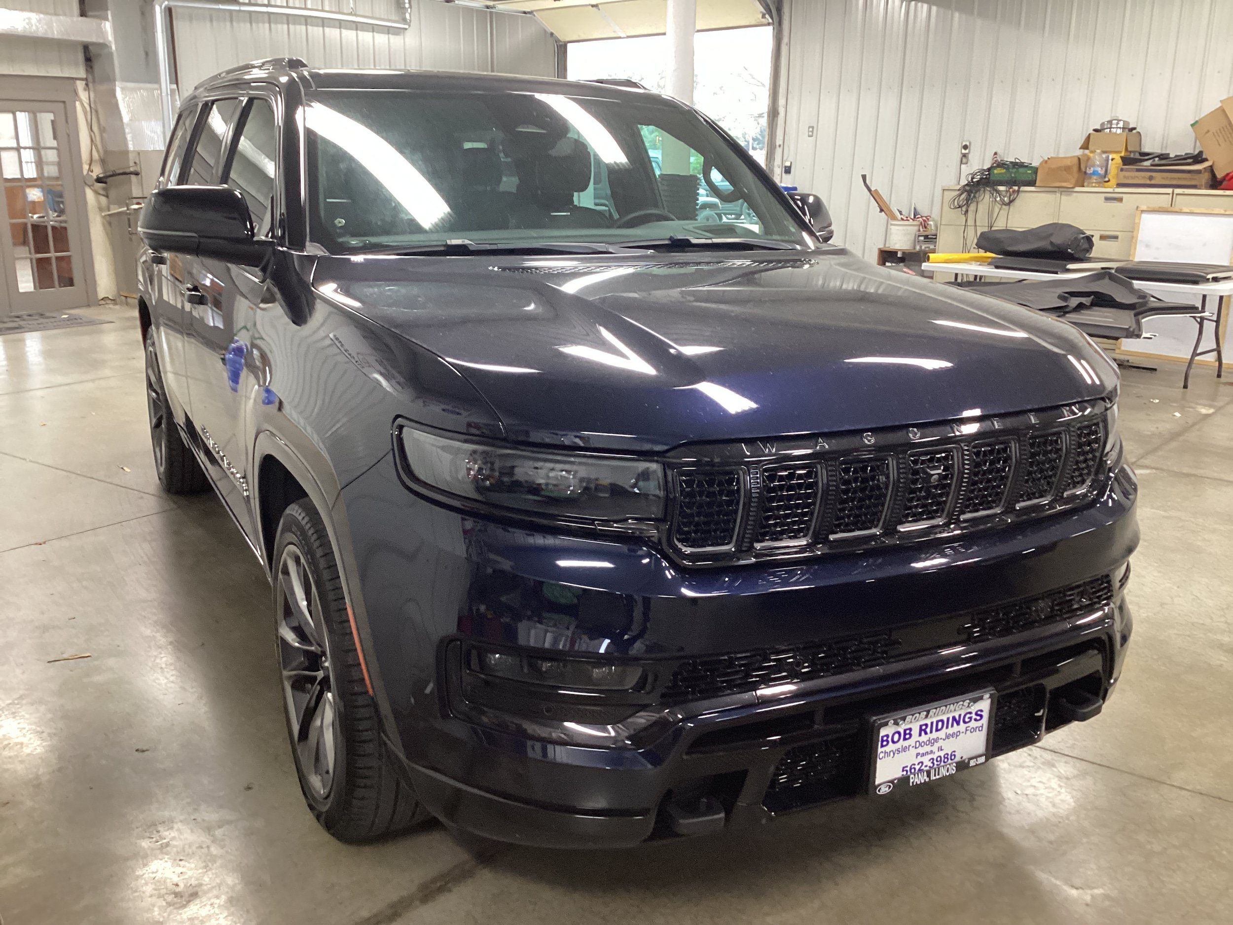 Used 2025 Jeep Grand Wagoneer Series III w/ Rear Seat Video Group 1 AWD/4WD image 9
