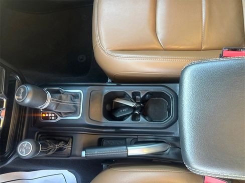 Used 2021 Jeep Wrangler Unlimited Sahara w/ Cold Weather Group image 27