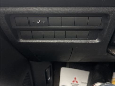 Used 2022 Mitsubishi Outlander ES image 20